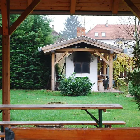 Rozalia Vendeghaz ファームステイ Sarród